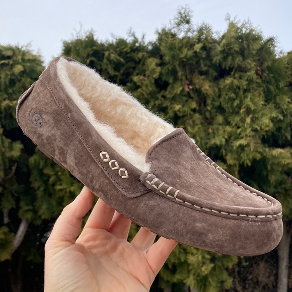 Ugg Shoes | Ugg Ansley Chocolate Brown Moccasin Slipper Slip on Shoe Womens Size 7 | Color: Brown/Cream | Size: 7 | Blostma's Closet